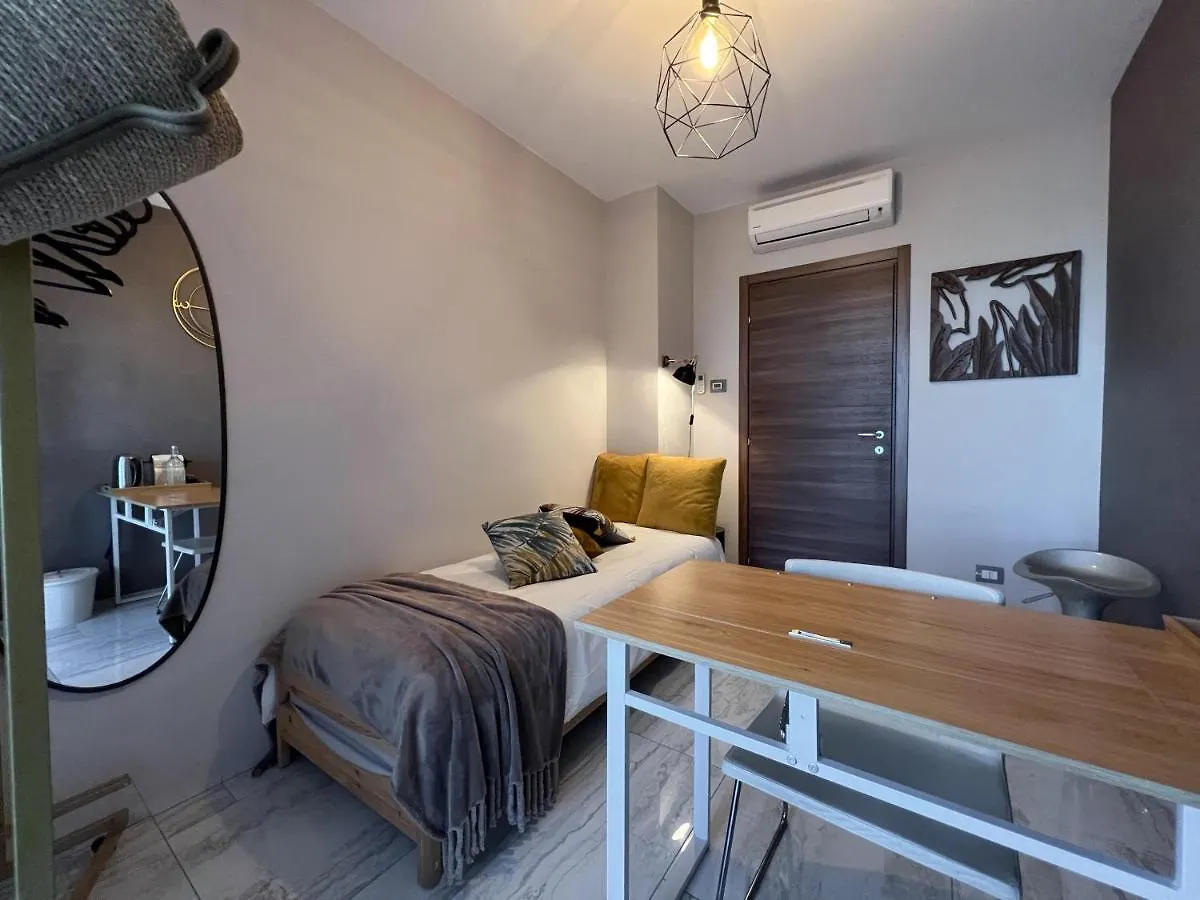 Holy-Day Rooms Milano 0*, ميلان إيطاليا