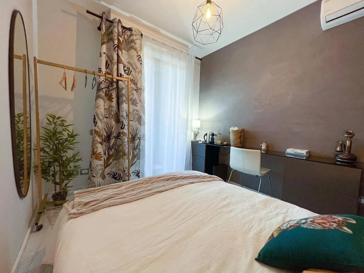 Holy-Day Rooms Milano 0*, ميلان