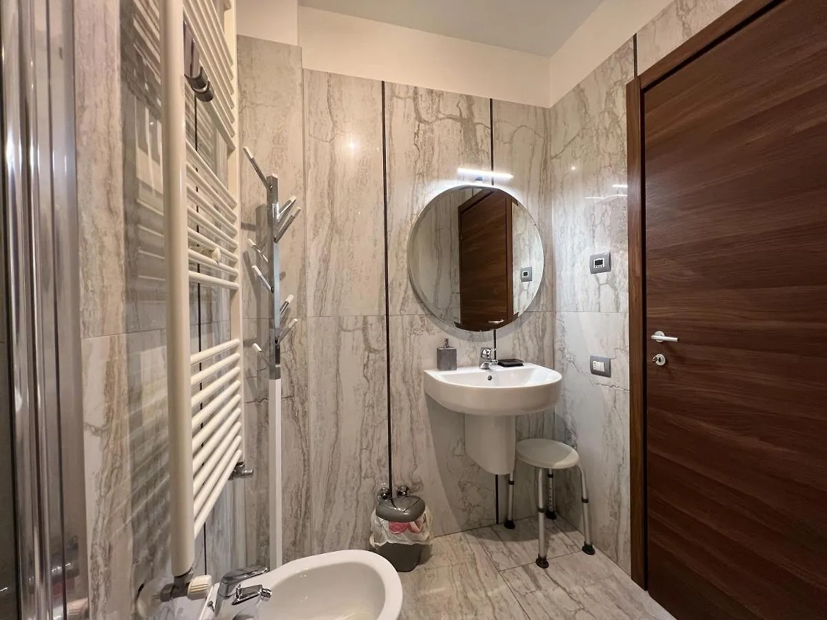 Holy-Day Rooms Milano 0*, ميلان إيطاليا
